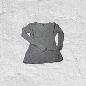 American Eagle Outfitters Sweater Women's XS-S Gray V Neck Knit Sweater Cozy